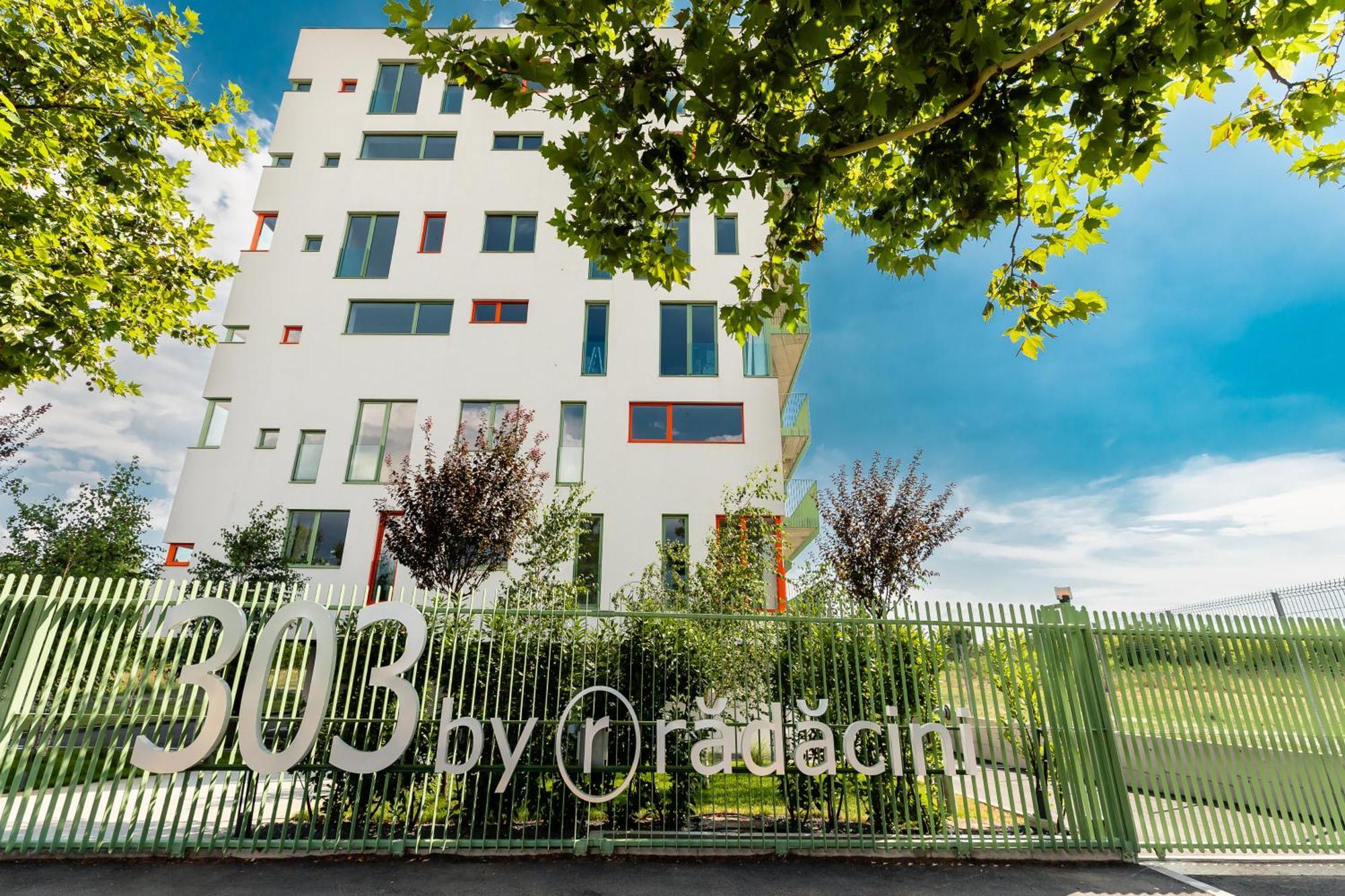 Roots One - Lakeview Escape With Balcony & Parking Бухарест Екстер'єр фото